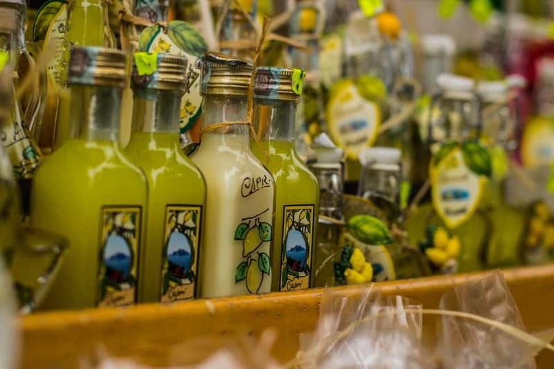 From Naples: Sorrento & Pompeii Tour with Limoncello Tasting - Finding the group at Naples port