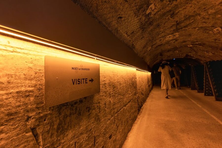 From Paris: Day Trip to Champagne with 8 Tastings & Lunch - The 7 a.m. start and the ride east