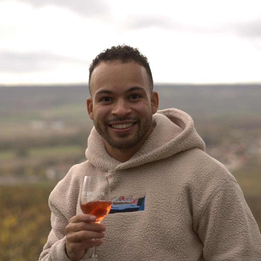 From Paris: Day Trip to Champagne with 8 Tastings & Lunch - A major Champagne house first