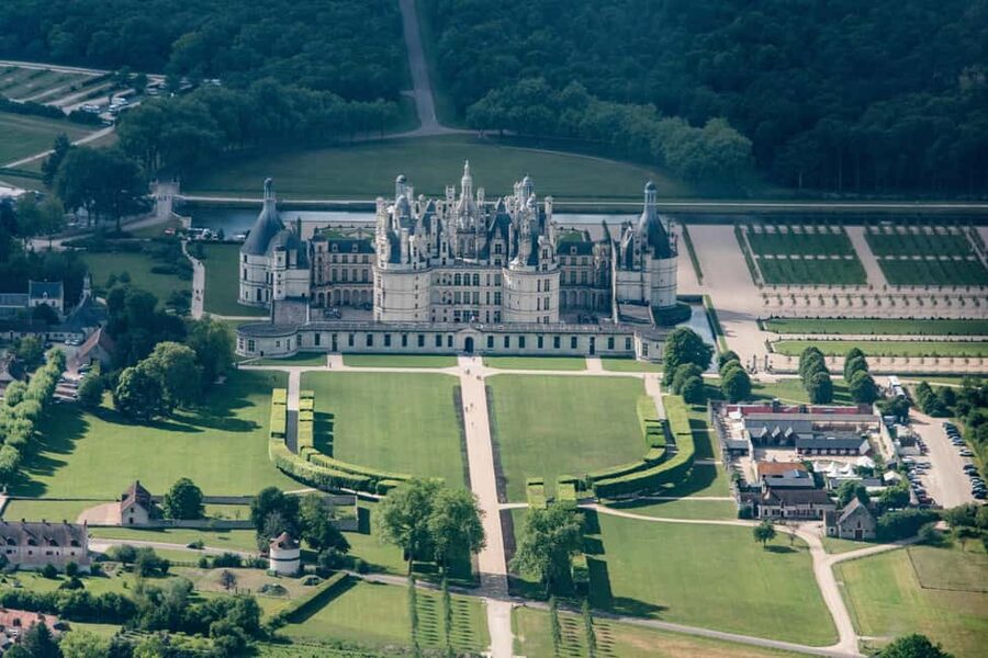 From Paris: Loire Valley Castles Day Trip With Wine Tasting - Blois: a useful lunch break with character