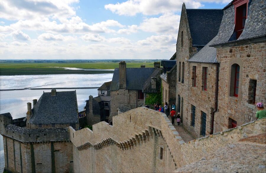 From Paris: Small-Group Mont St Michel Tour & Cider Tasting - Crowds, weather, and the best way to enjoy the day