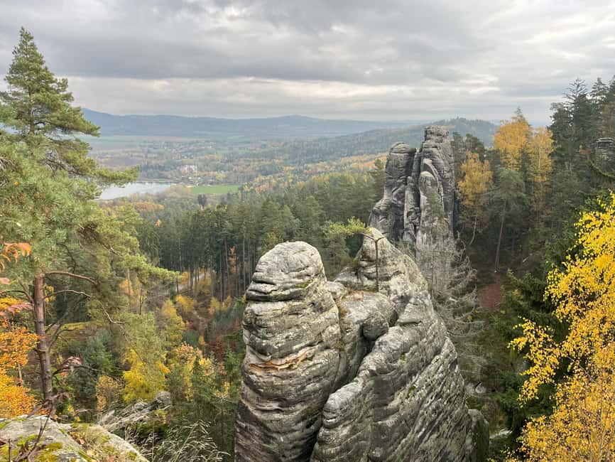 From Prague: Hike, Castle and Brewery in Bohemian Paradise - Tasting beer in Lomnice nad Popelkou