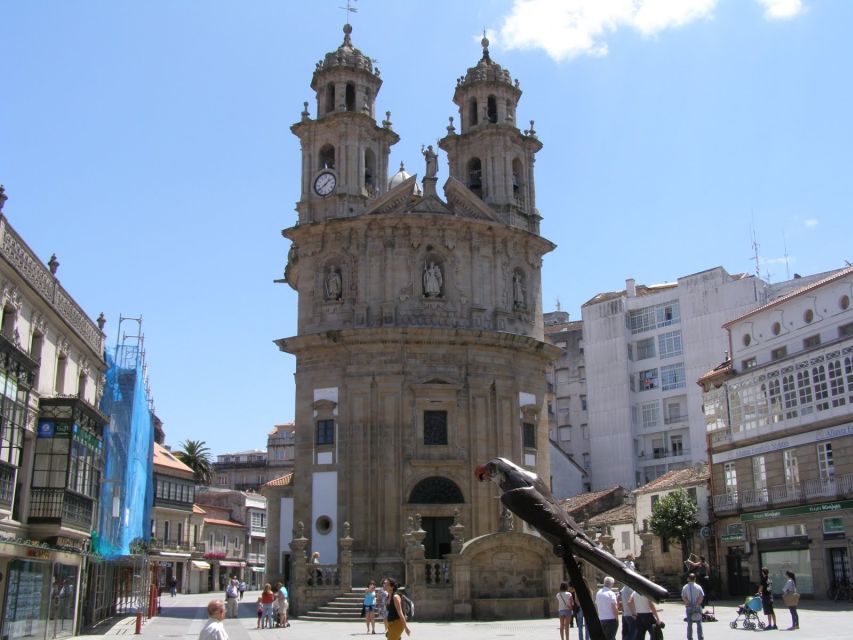 From Santiago: Tour to Rias Baixas with Boat Trip and Winery - Guides, languages, and the pace of the day
