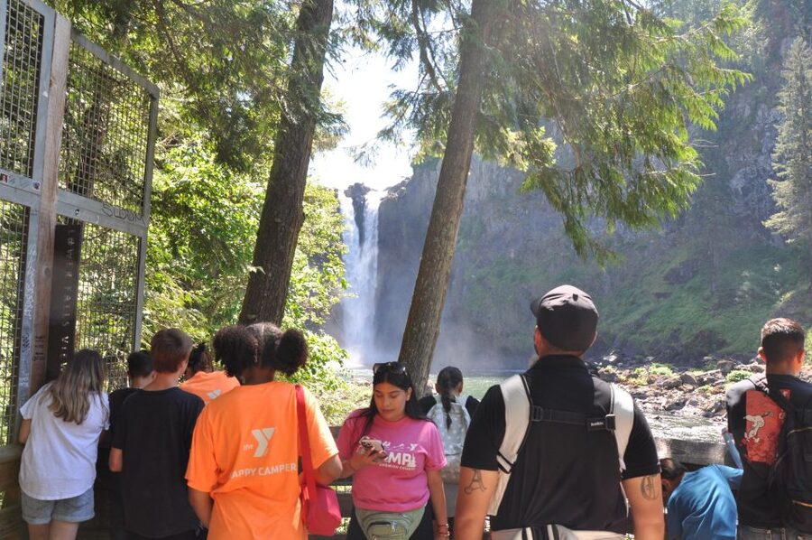 From Seattle: Snoqualmie Falls and Wineries Tour w/ Transfer - Small-group transport and pickup details