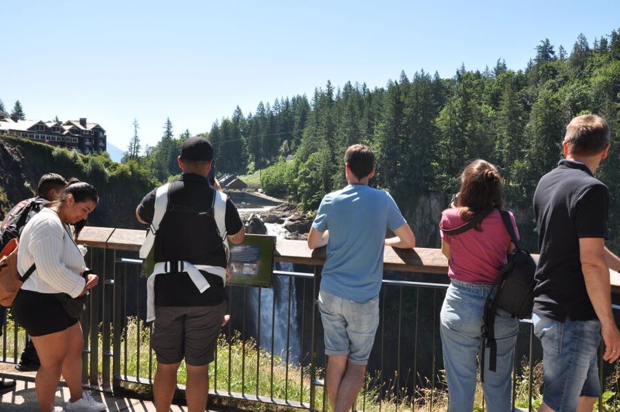 From Seattle: Snoqualmie Falls and Wineries Tour w/ Transfer - How to make the most of the day