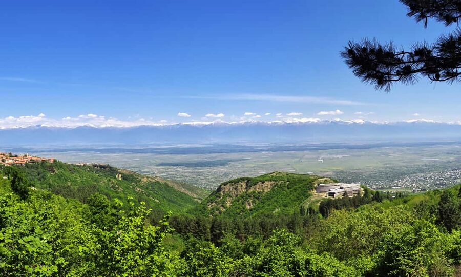 From Tbilisi: Kakheti Wine Region Tour with 9 Wine Tasting - Sighnaghi, the city of love