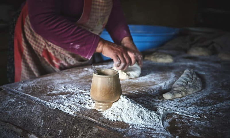 From Tbilisi: Kakheti Wine Region Tour with 9 Wine Tastings - Badiauri bakery: warm bread before the wine