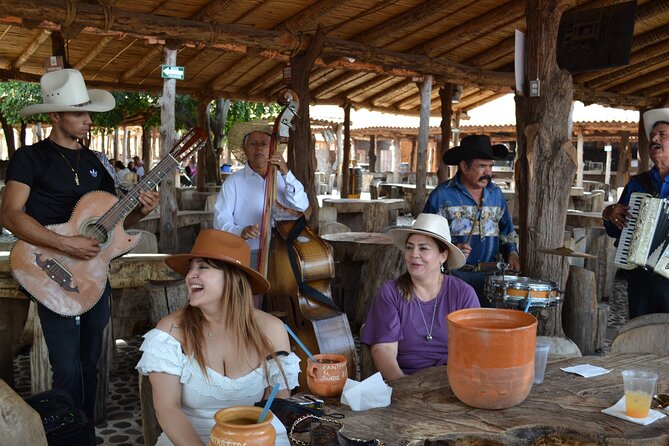 Full Day Tour to Tequila and Amatitán with Fun and Culture - From Guadalajara to the agave fields