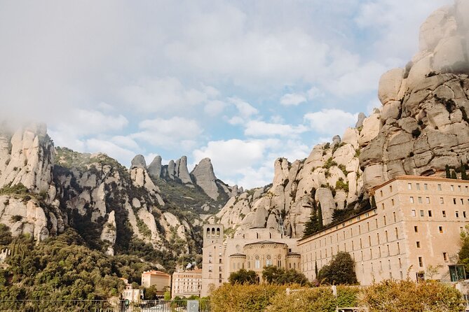 Full-Day Trip Barcelona to Montserrat Monastery & Cava Winery - Meeting the group near the Gothic Quarter
