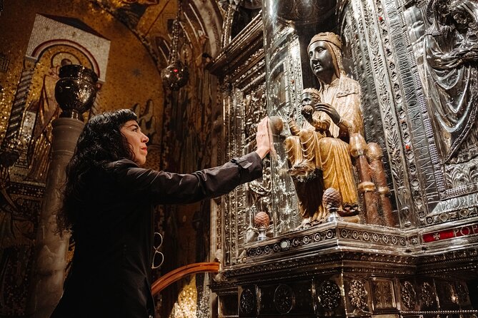 Full-Day Trip Barcelona to Montserrat Monastery & Cava Winery - Montserrat before the crowds arrive
