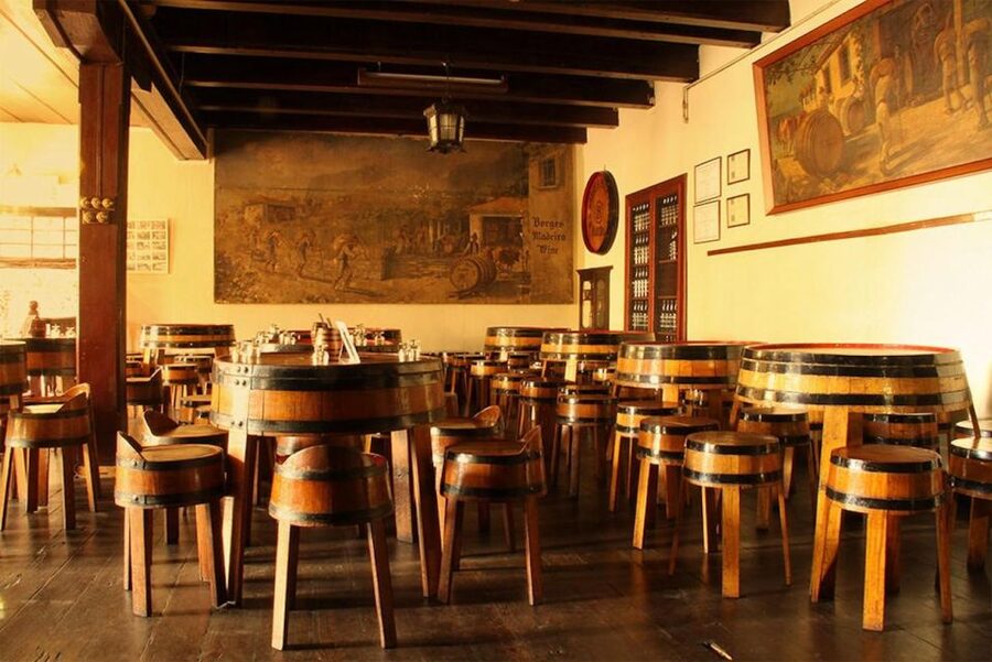 Funchal: H.M. Borges Winery Guided Tour with Wine Tasting - Practical tips for a better tasting