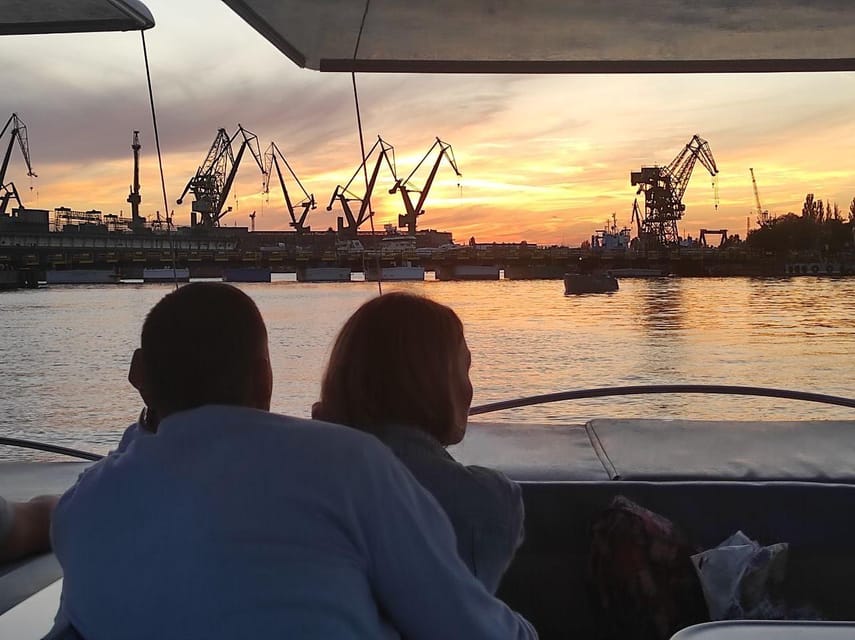 Gdańsk: Motława River Eco Cruise at Sunset with Prosecco - What happens when the weather turns