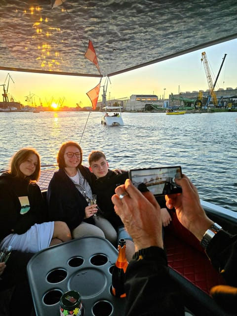 Gdańsk: Motława River Eco Cruise at Sunset with Prosecco - Who will enjoy this cruise most?