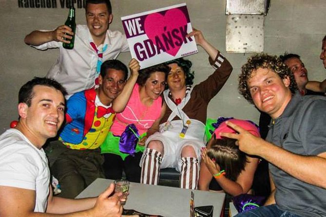 Gdansk: Pub Crawl with Free Drinks - Finishing with VIP nightclub entry
