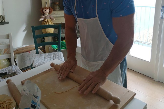 Genuine Home Cooking Class + Wine Tasting - Wine, appetizers, and the first taste of local life