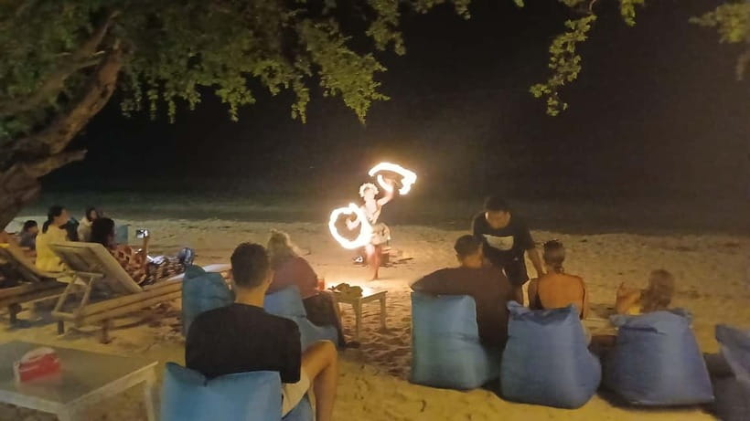 Gili Trawangan: Experience The Gili Fireshow with Cocktail - Sunset views and the right arrival time
