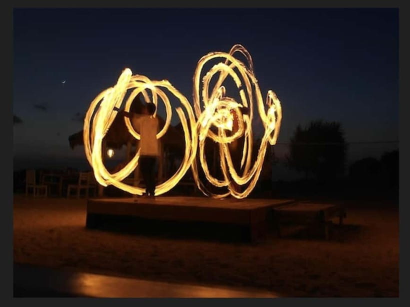 Gili Trawangan: Experience The Gili Fireshow with Cocktail - Dinner works well, but it is not included