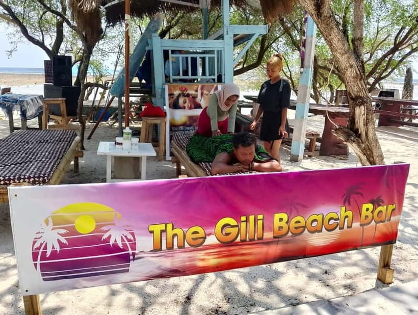 Gili Trawangan: Experience The Gili Fireshow with Cocktail - Who will enjoy this most