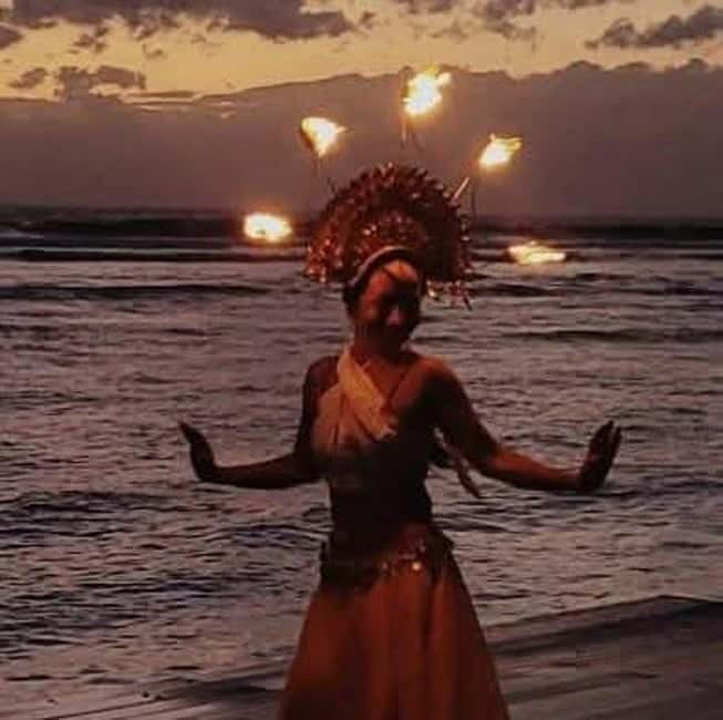 Gili Trawangan: Experience The Gili Fireshow with Cocktail - How the $12 price compares in practical terms