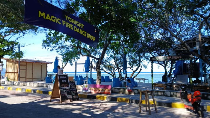 Gili Trawangan: Experience The Gili Fireshow with Cocktail - What happens during the 30 to 45 minute show