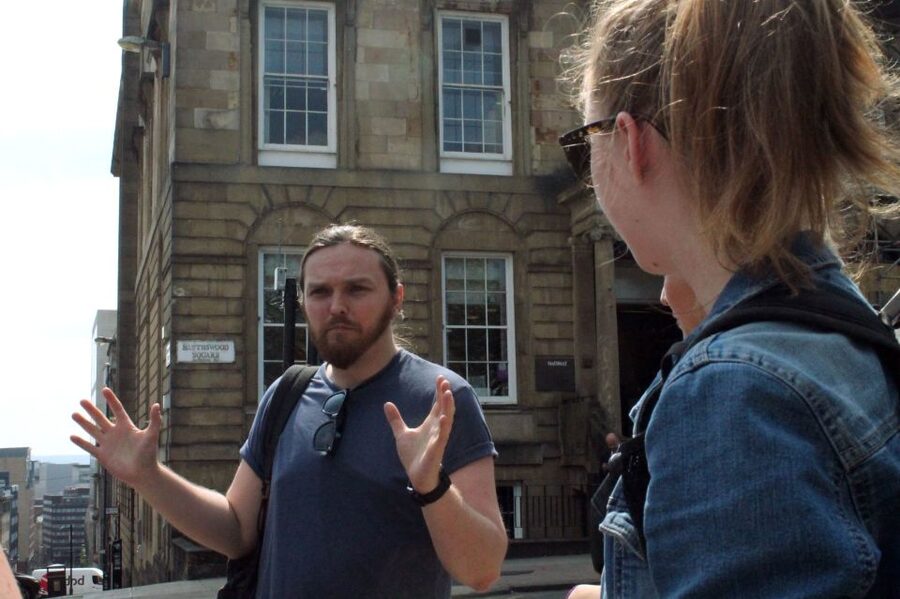 Glasgow: Pubs & History Guided Walking Tour with Beer - Starting at Nelson Mandela Place and High Street