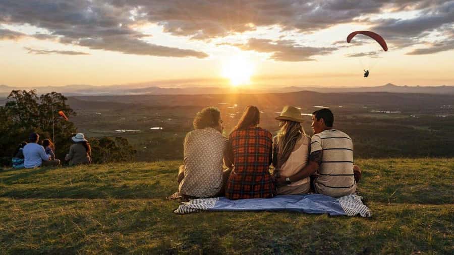 Gold Coast: Tamborine Mountain Local Winery Tour with Lunch - Hampton Estate brings lunch and the best pause