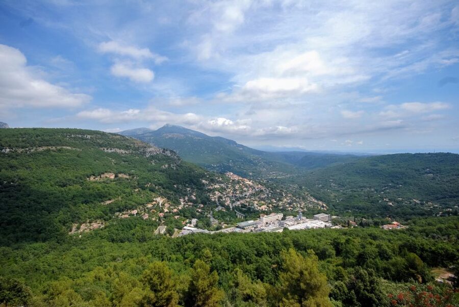 Grasse, Valbonne & Gourdon: Day Tour with Wine Tasting - Valbonne’s lanes and a sensible lunch break