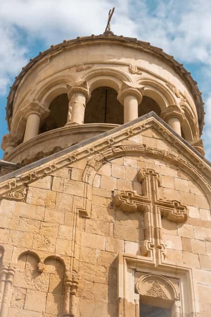 Group tour: Khor Virap, Noravank, Jermuk, Areni wine tasting - Areni wine tasting at the end of the road