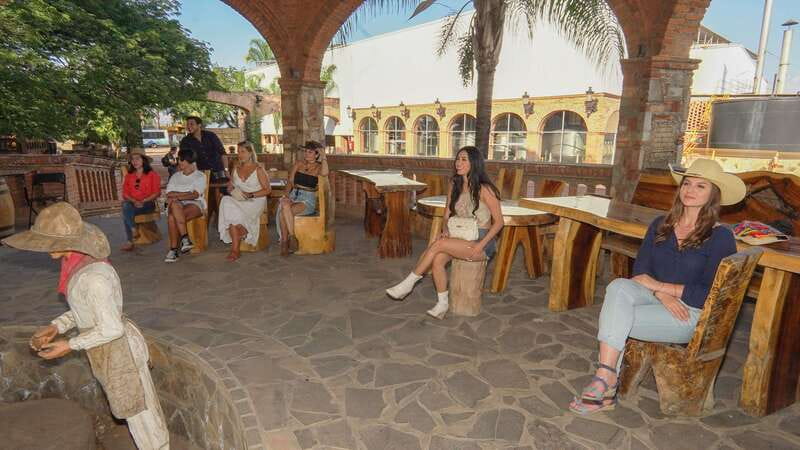 Guadalajara: Premium Tequila Tour with Tastings and Pairings - How much tequila will you taste?