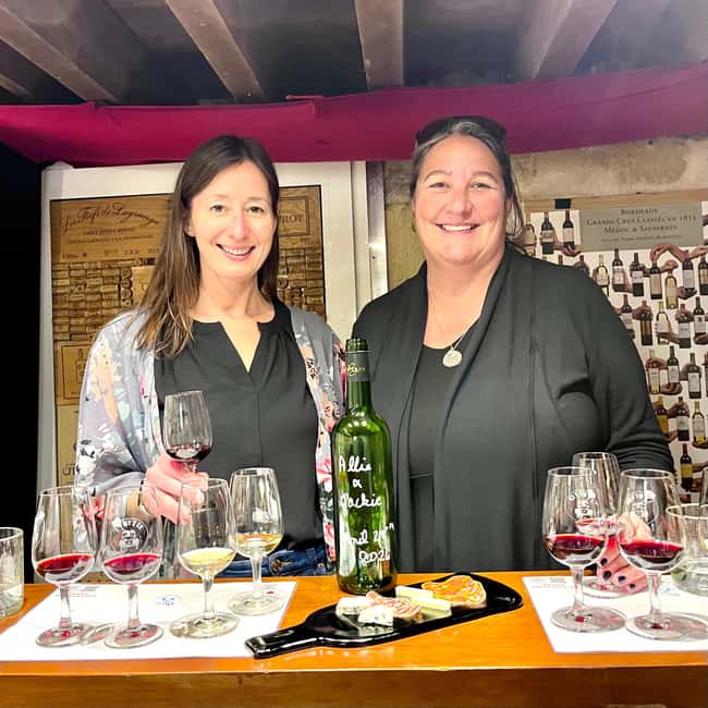 Guided Bordeaux Wine Tasting Class with 6 Wines and pairings - Left Bank, Right Bank, and the soil under the vines