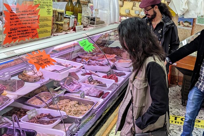 Guided Food Tour with Wine Tasting in Verona - What the guide adds to the experience