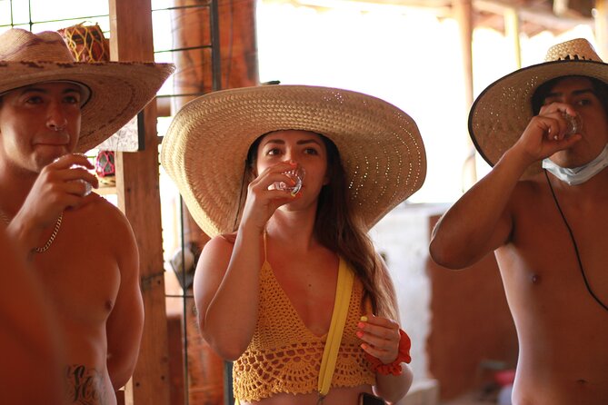 Guided tour of an ancestral Mezcal distillery with transport - The opening lesson: from agave to mezcal