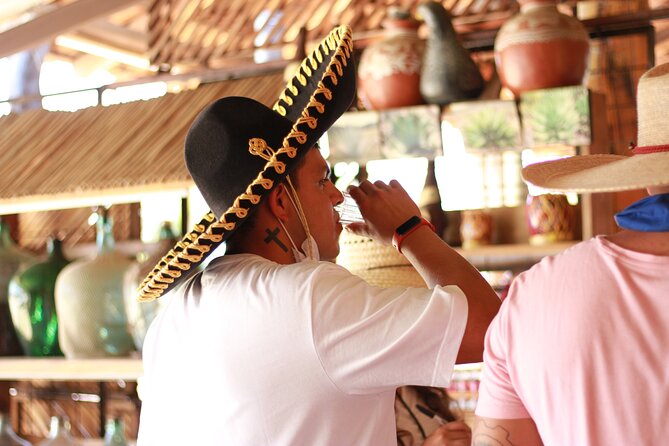 Guided tour of an ancestral Mezcal distillery with transport - Transport makes the timing easy