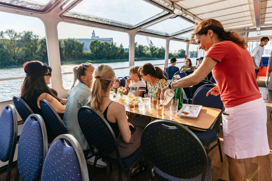 Hamburg: Harbor Cruise with Wine and Cheese - Key points to know before boarding