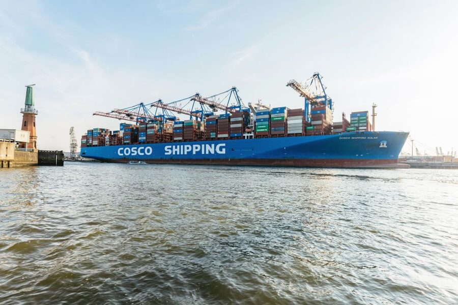 Hamburg: Harbor Cruise with Wine and Cheese - Speicherstadt and the tide-dependent part of the itinerary
