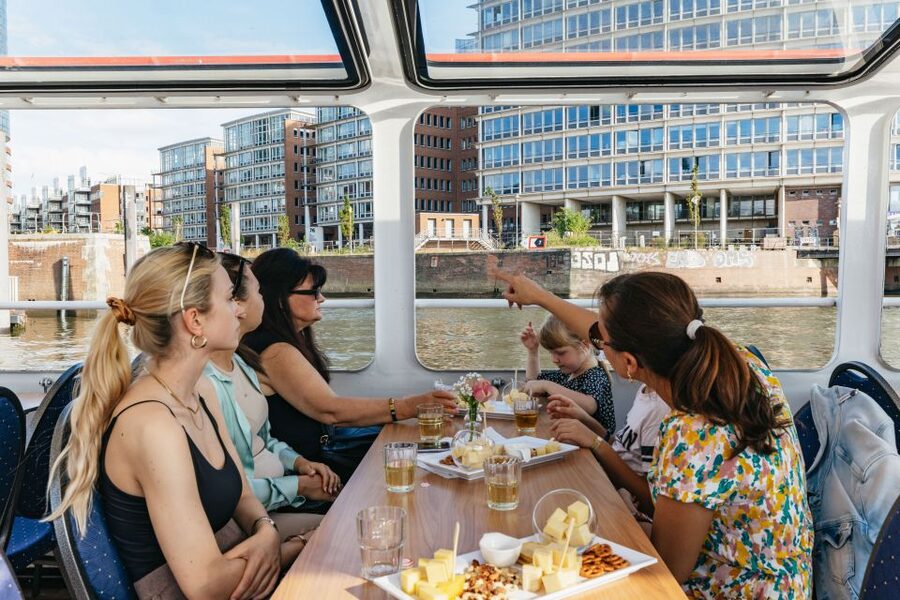 Hamburg: Harbor Cruise with Wine and Cheese - Finding the ticket office and getting on board
