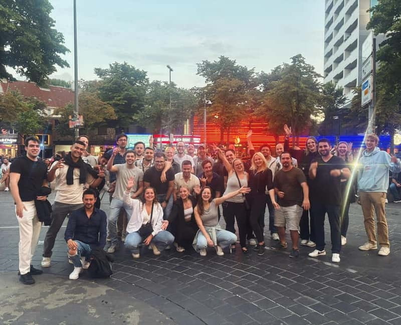 Hamburg Pub Crawl - 4 Locations, Shots & Club Entry - The first hour: breaking the ice with a welcome shot