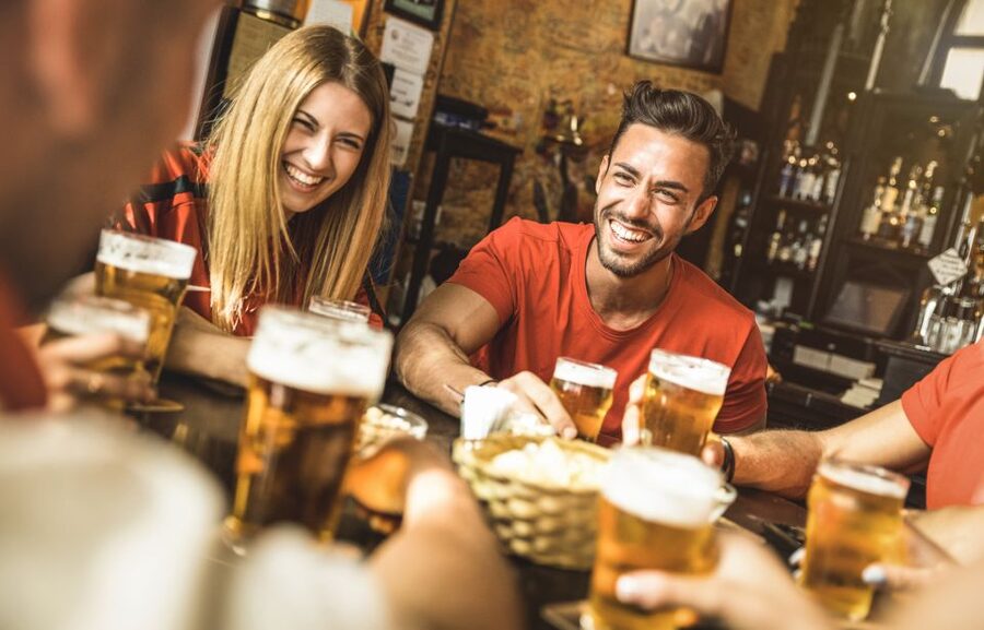 Hamburg: St. Pauli Breweries Walking Tour with Tastings - Inside Zur Ritze and its unexpected boxing cellar