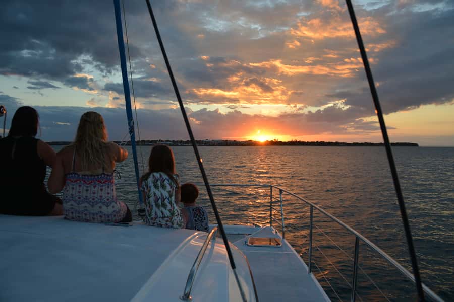 Hervey Bay Champagne Sunset Sail - My take: book it for atmosphere and value