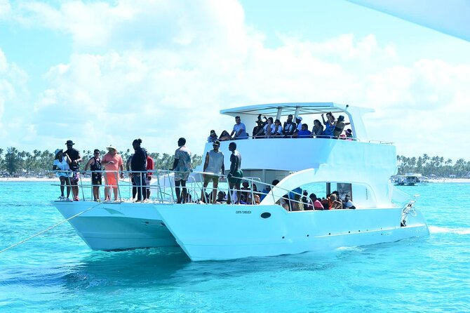 Hip Hop Party Boat Booze Cruise with Open Bar (Adults Only) - The natural pool party