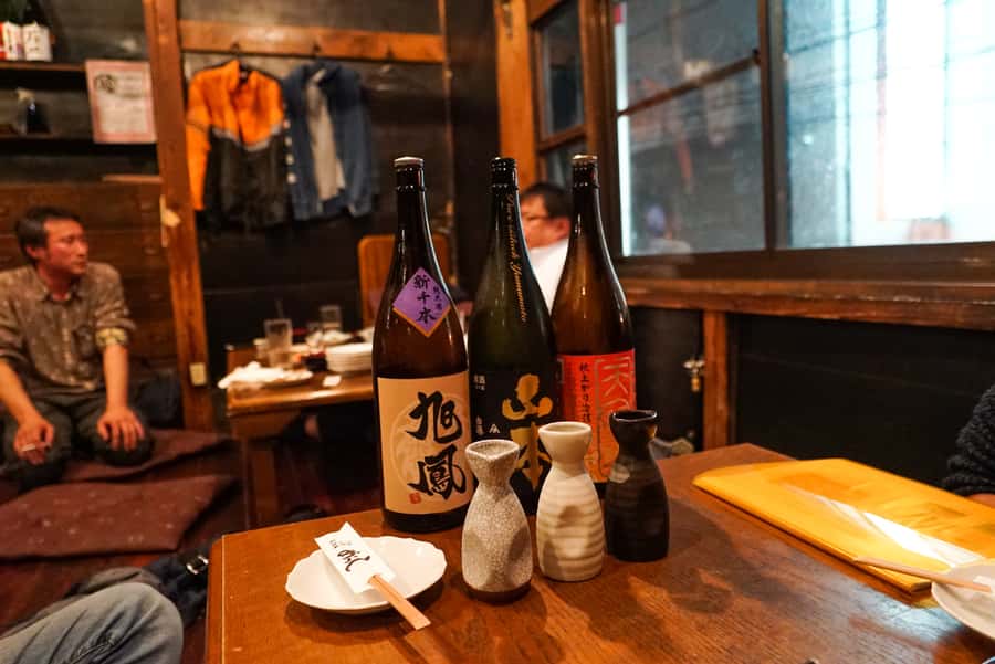 Hiroshima: Bar Hopping Food Tour - Starting with Hiroshima okonomiyaki at 6-26 Ebisuchō