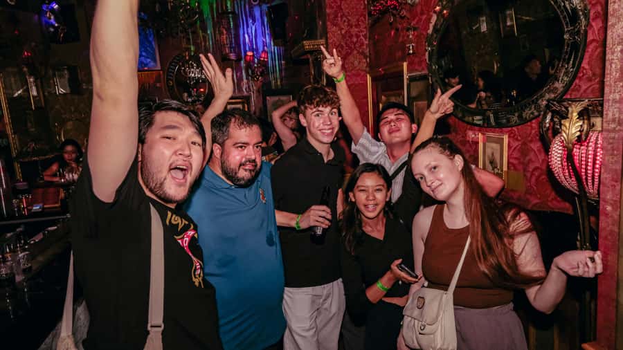 Hong Kong: 3-Hour Lan Kwai Fong Pub Crawl - Is $20 good value?