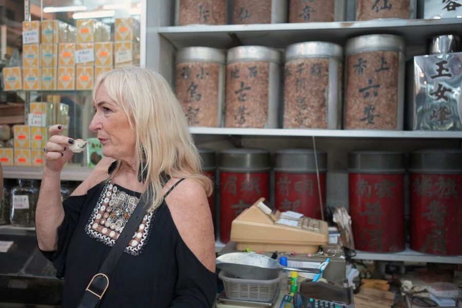 Hong Kong: Street Food Tasting Tour in Old Town Central - Queen’s Road Central and the largest tasting block