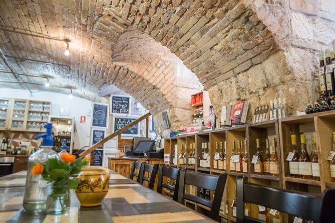 Hungarian Wine Tasting (with Cheese and Charcuterie) in Budapest - Five glasses that map Hungary