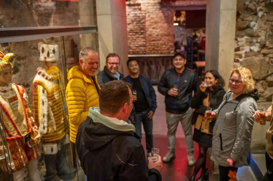 Informative and fun brewery tour in German, public - Brauerei zur Malzmühle: starting with a Cologne classic