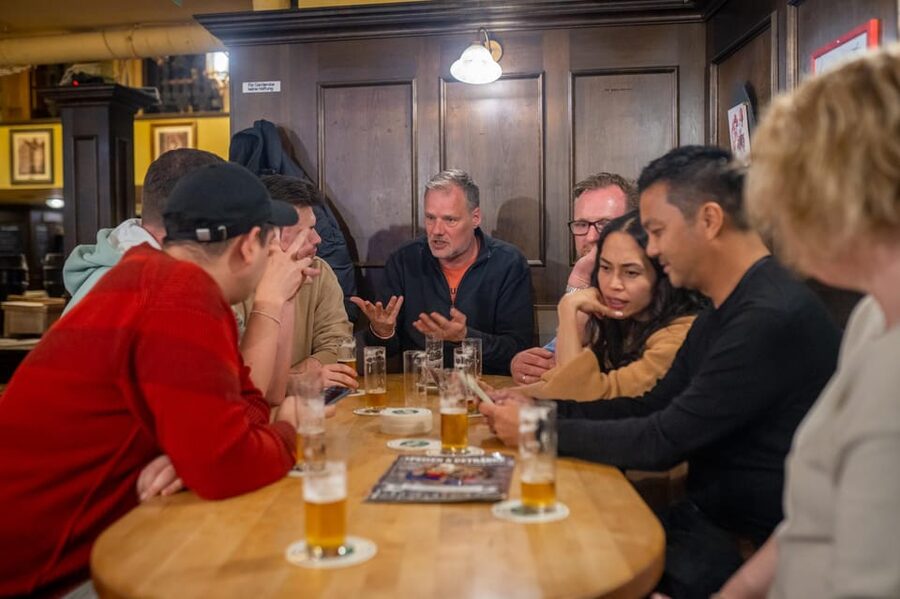 Informative and fun brewery tour in German, public - Meeting at Heumarkt and finding the first stop