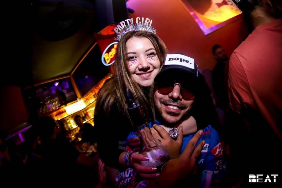Istanbul: Party Pub Crawl with Party Bus - Starting with games, raki, and an instant social circle