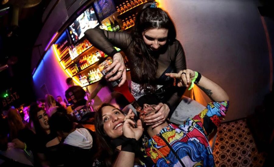 Istanbul: Party Pub Crawl with Party Bus - FAQ