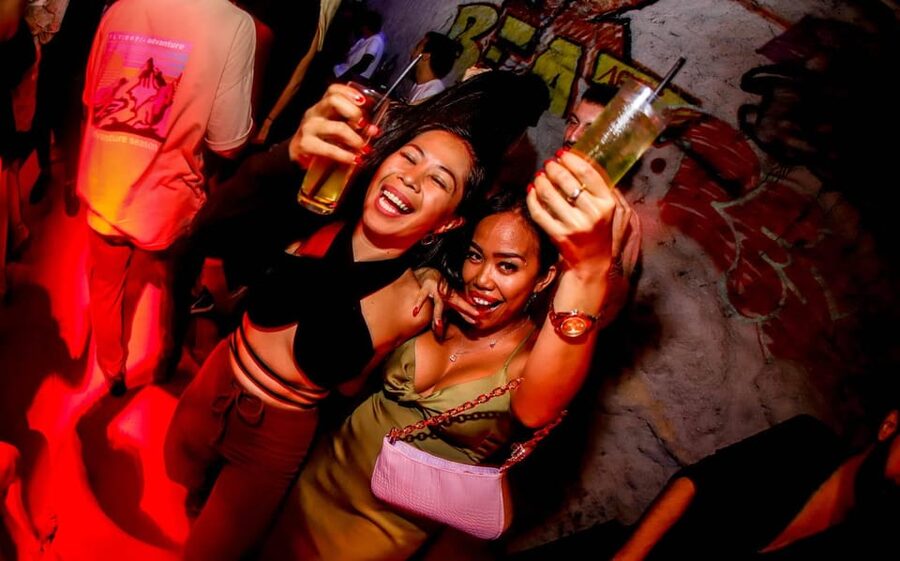 Istanbul: Rooftop Pub Crawl with Party Bus - Is $28 a good deal?