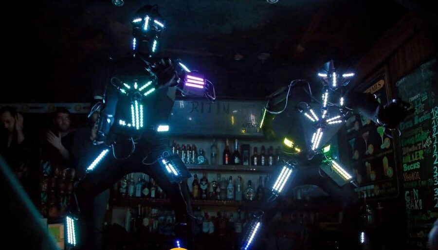 Istanbul: Rooftop Pub Crawl with Party Bus - The best and worst parts of the format